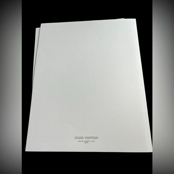 LOUIS VUITTON 2015 Holiday Catalog - Picture 6 of 7